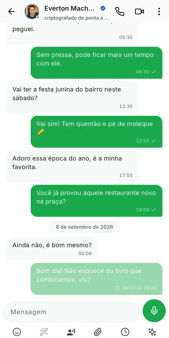 Conversa com a mensagem agendada mais clara, com o relógio e o horário de envio