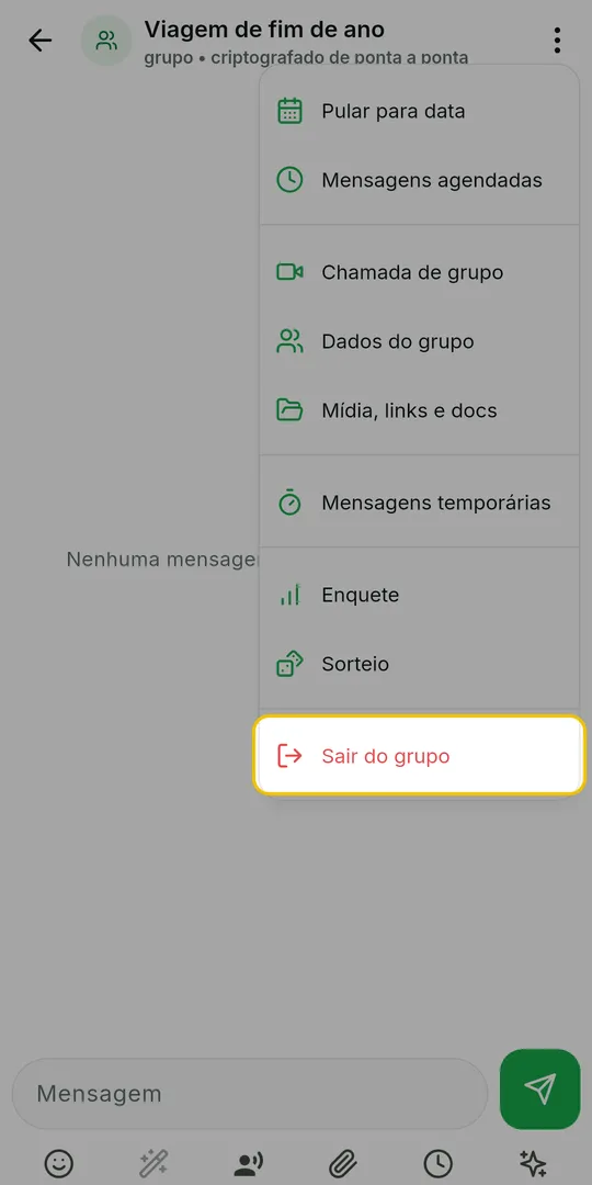 Menu do grupo aberto com a opção Sair do grupo em destaque