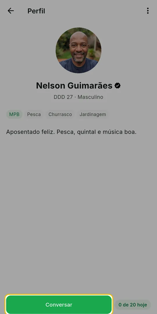 Perfil do Zapear de outra pessoa com avatar, interesses, bio e o botão Conversar no rodapé