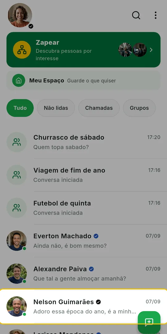 Lista de conversas do ZAP com uma conversa em destaque