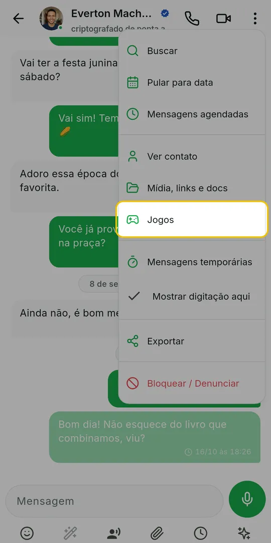 Menu da conversa aberto com a opção Jogos